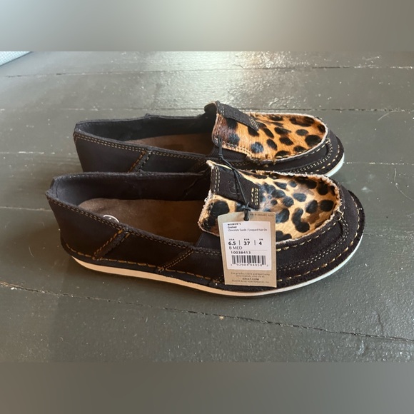 Women’s Ariat Crusier in chocolate suede lepord hair size 6.5 - Picture 5 of 9
